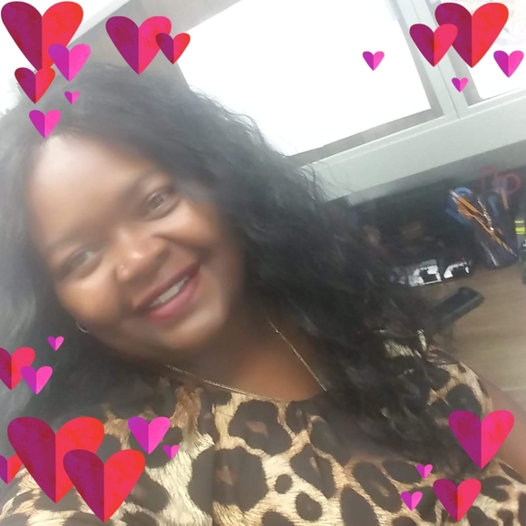 Meet your Posher, Shenell - Picture 1 of 1